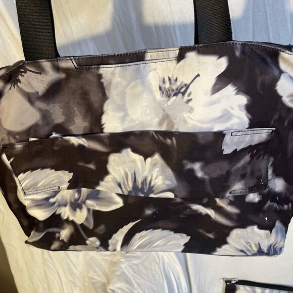 TUMI 3pc SET Voyageur laptop bag, hanging toiletry bag, and weekend tote &case - Picture 7 of 11